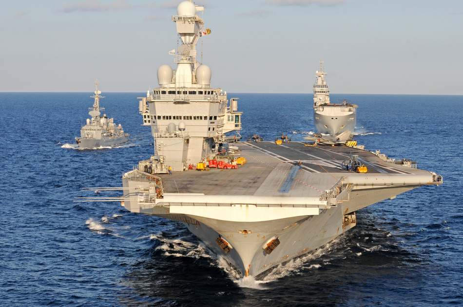 A bord du porte-avions Charles de Gaulle, les marins de Polynésie présentent leurs voeux
