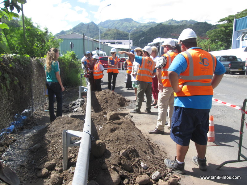 Désormais, le réseau d'eau de Pira'e est raccordé à celui de Papeete. Il s'agira ici d'acheter de l'eau en "gros" à la commune de Papeete.