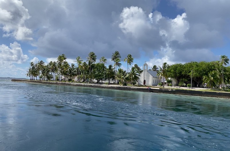L'atoll de Amanu a accueilli le tribunal forain le temps d'une journée.