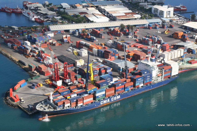 Le quai des conteneurs ou quai au long cours du port autonome de Papeete (Crédit photo : PAP).