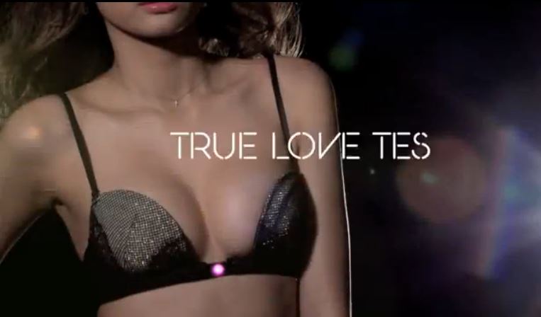 Au Japon, un soutien-gorge qui s'ouvre tout seul... en cas d'amour sincère