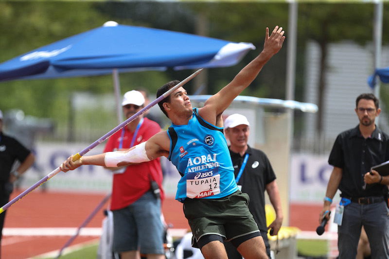 Teura Tupaia a un record personnel à 80,86 mètres.