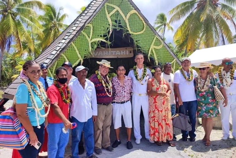 La délégation État-Pays poursuit sa tournée aux Tuamotu