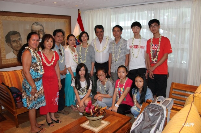Les élèves du lycée international de WEN LING en visite à l’assemblée