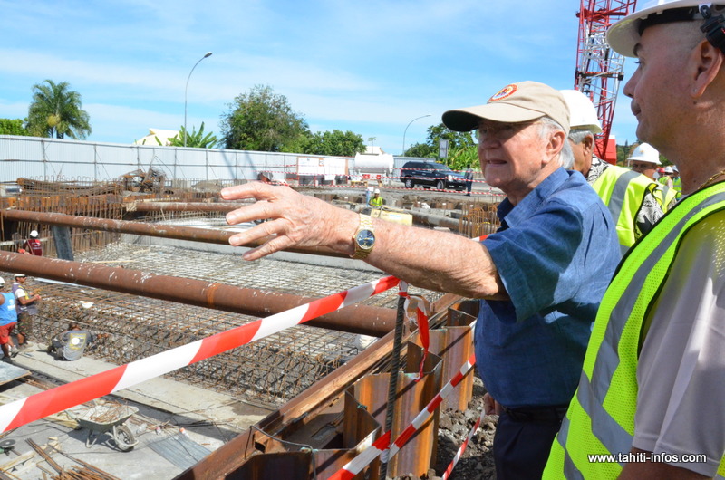 "2013 a été l’année du redressement financier ; 2014 (…) sera l’année de la relance", a assuré Gaston Flosse ce jeudi en annonçant au monde entrepreneurial la mobilisation en 2014 de 37,4 milliards Fcfp de crédits de paiement pour l’investissement public (photo d'archives).