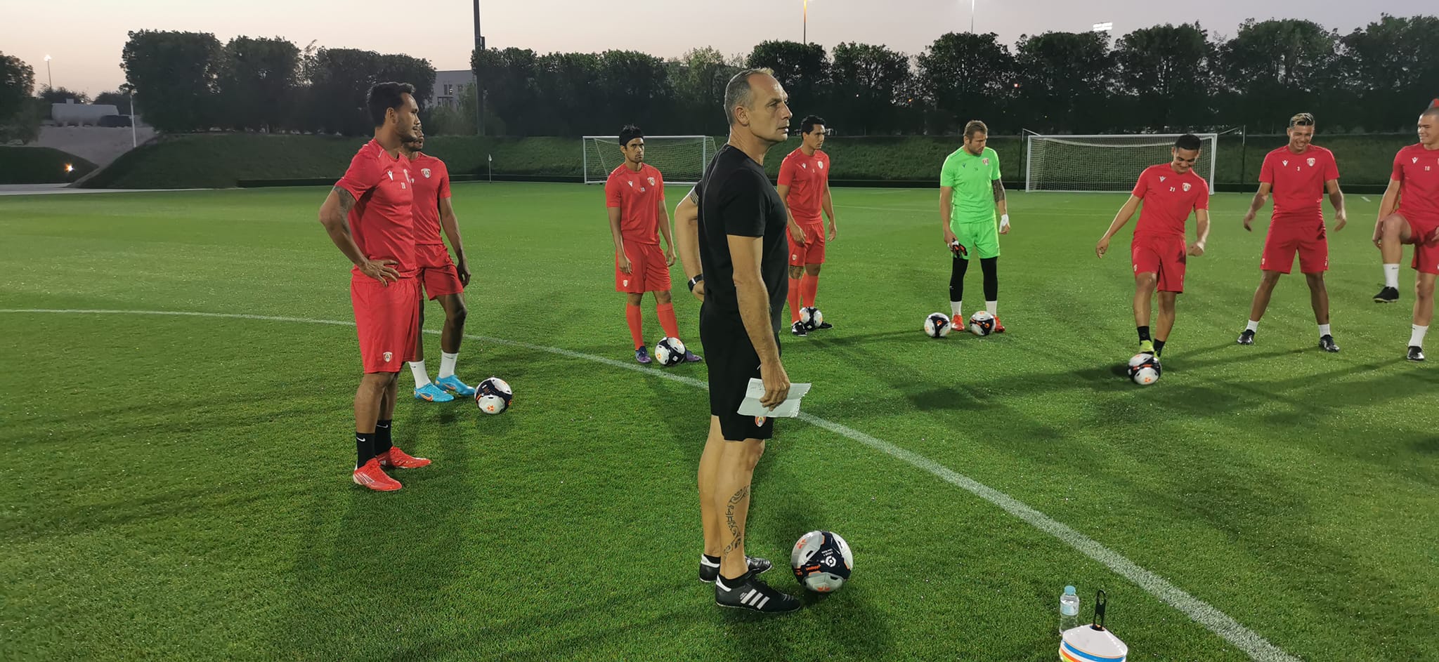 Les Toa Aito sont arrivés, samedi dernier au Qatar, où ils disputent les éliminatoires pour la prochaine Coupe du monde de football. (photo : FTF)
