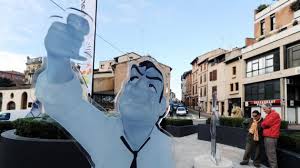 Les Tontons flingueurs descendent du brutal sur un rond-point de Montauban