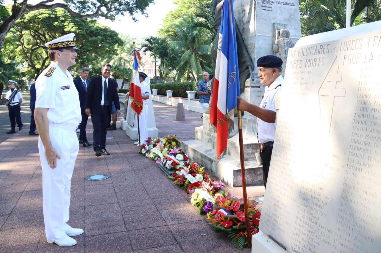 Hommage rendu aux victimes de la guerre d'Algérie