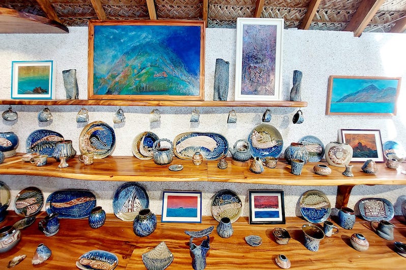 À Huahine, une expo en duo aux couleurs du lagon