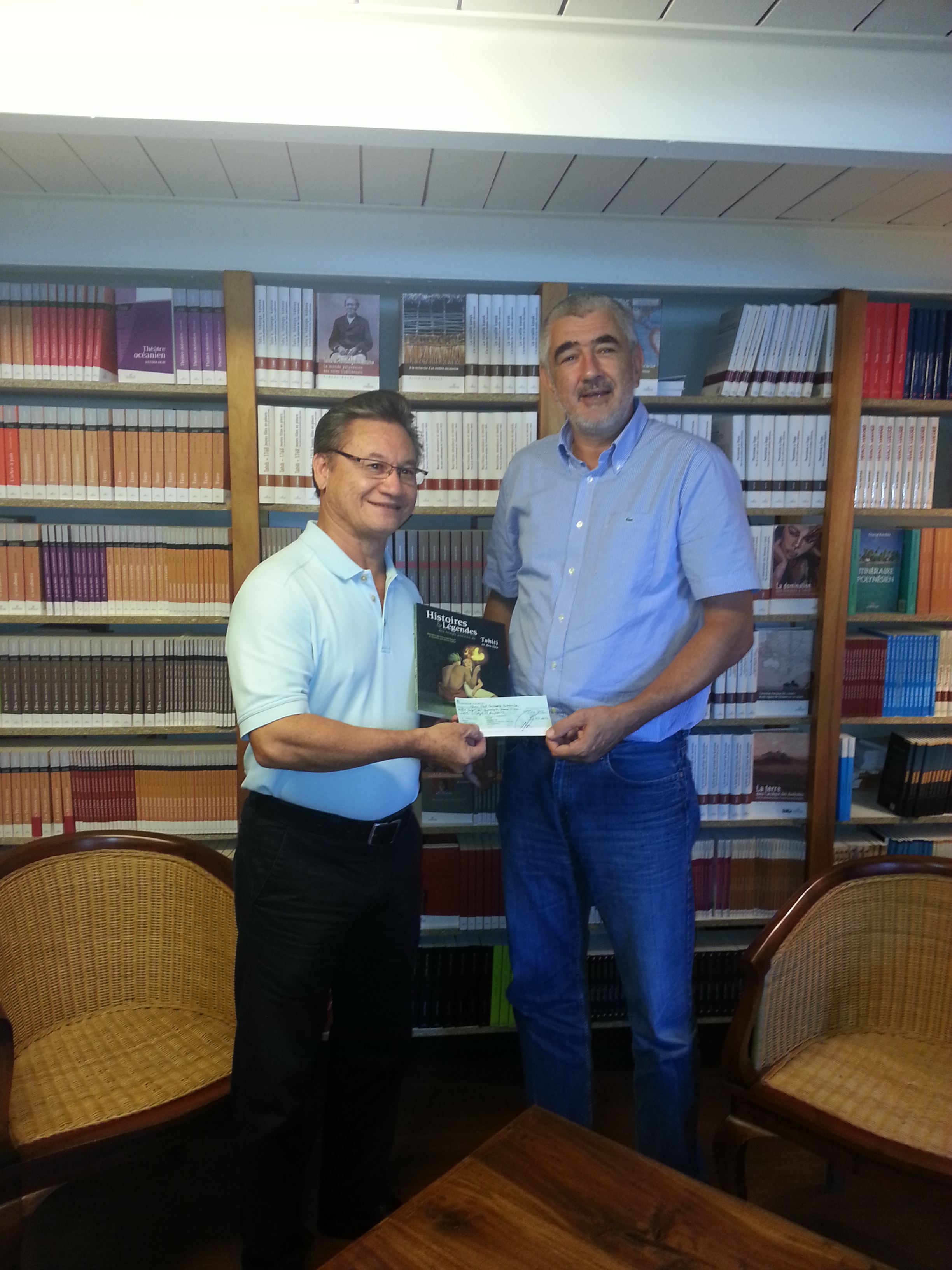 Remise de chèque "Au vent des îles" au profit de l'Association Village d’Enfants SOS Polynésie Française