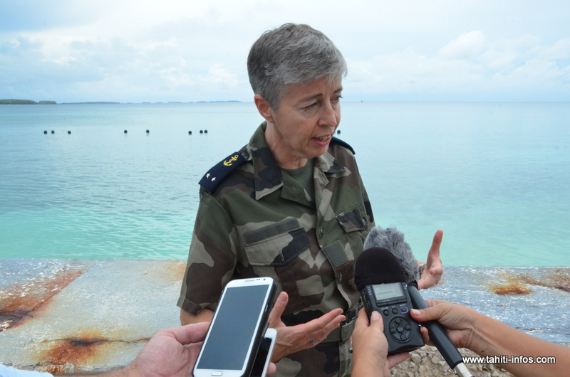 La contre-amiral Anne Cullere, Comsup de Polynésie française. Photo prise jeudi 13 février à Moruroa lors d'un voyage de presse.