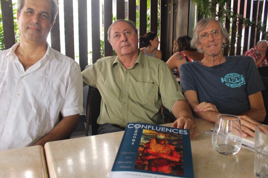 De gauche à droite : Jean-Luc Bodinier, Riccardo Pineri et Daniel Margueron (président de l’association Tāparau).