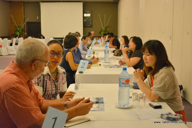 Séance de travail au Travel Mart réservé au Japon ce jeudi matin au Radisson. Des rencontres en face à face entre tours opérateurs et prestataires locaux sur la base de discussion de 15 minutes chronométrées.