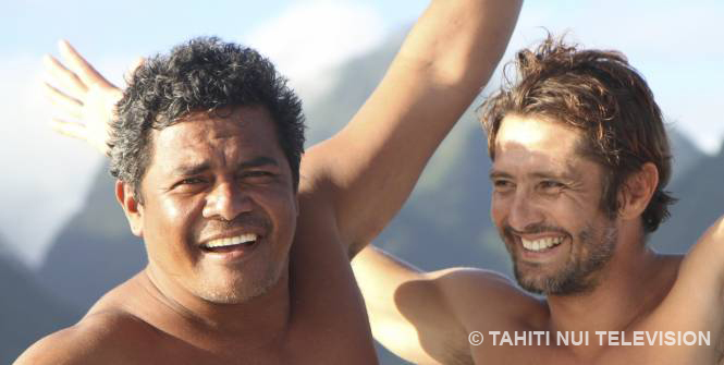 "Frères de sport" , la rencontre entre  Bixente Lizarazu et Raimana Van Bastolaer sur TNTV