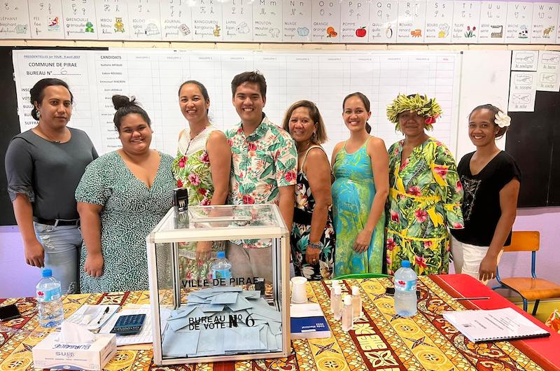 ​Pirae porte Macron