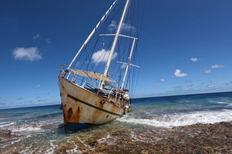 ​À Arutua, le Pays veut retirer le voilier après le thonier