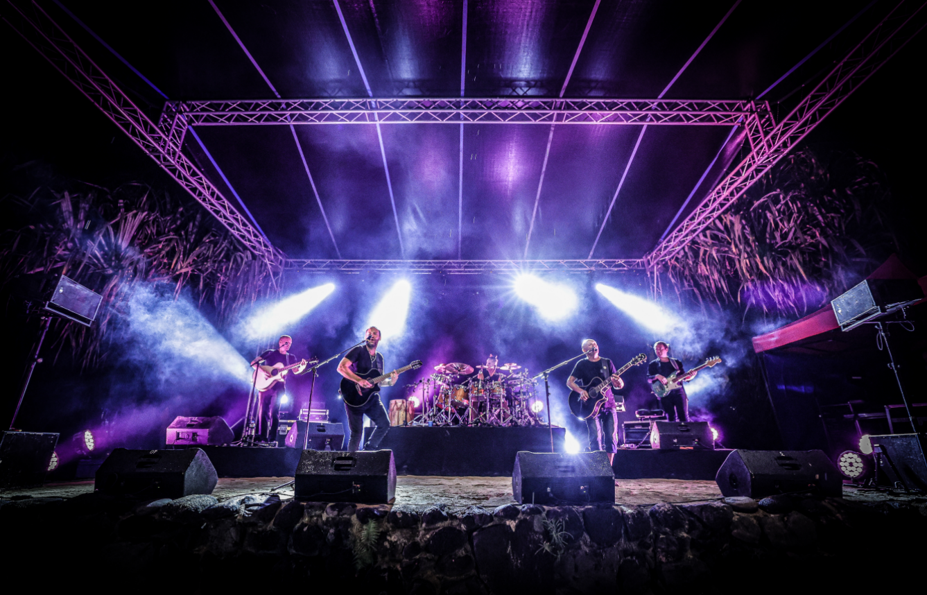 Plusieurs fois reporté à cause de la crise sanitaire, Tryo a enfin pu venir se produire à Tahiti face à un public qui trépignait d'impatience