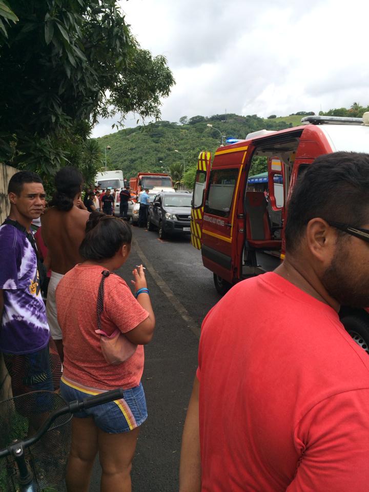 Arue : un spectaculaire accident  entre quatre voitures et un camion