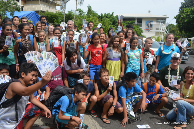 Geffry Salmon, le ministre de l'écologie avec les élèves du collège/lycée La Mennais.
