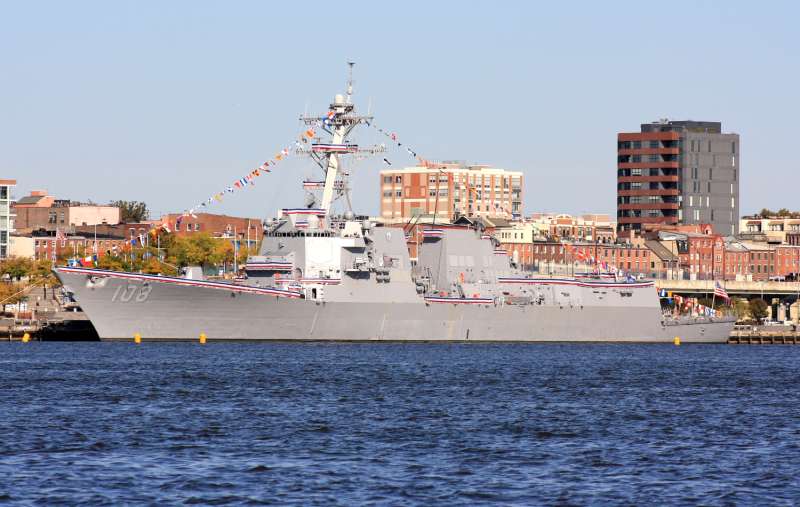 Escale de l’USS Wayne E. Meyer à Pape’ete : « Adopt a sailor » !