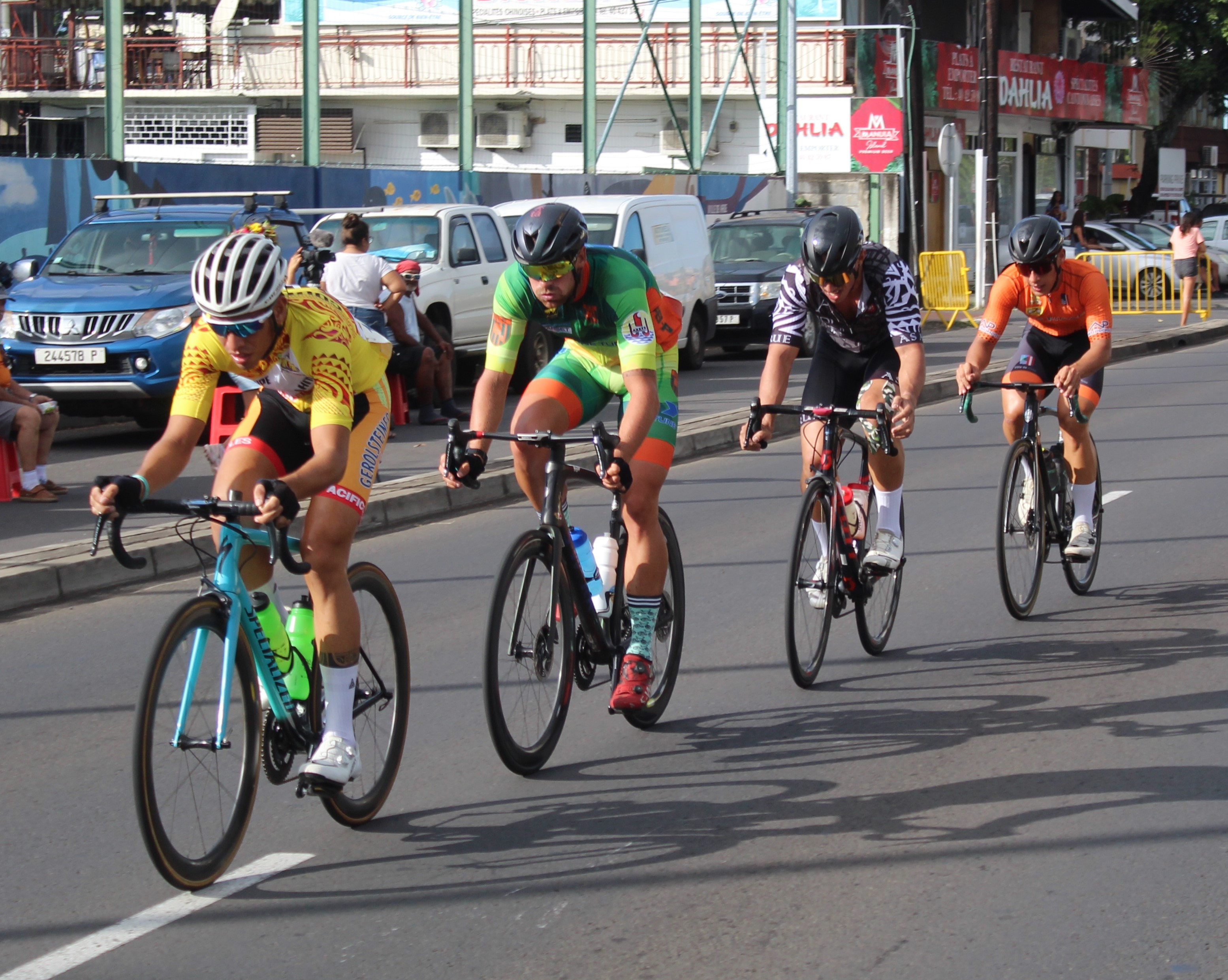 Kahiri Endeler (en tête) a été très actif samedi et a encore enrichi son palmarès avec le Grand Prix de Arue.
