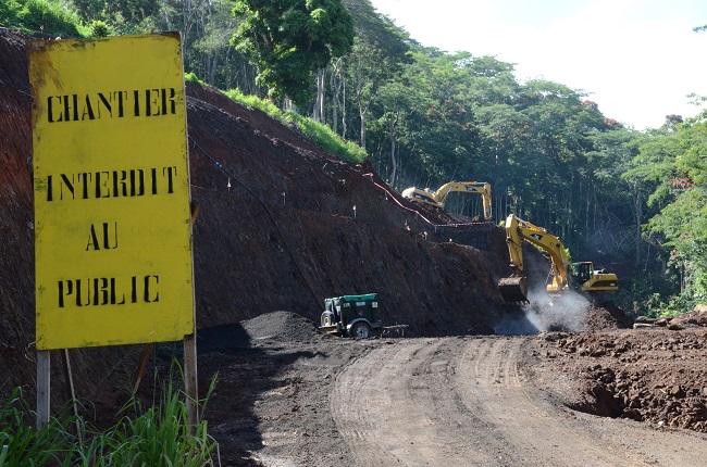 2.	Le tout début des travaux sur les Hauts de Teroma à Faa’a, une opération de construction inscrite dans le programme 2014 de l’OPH.