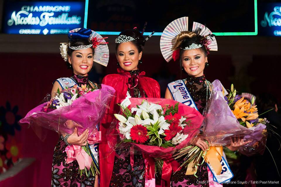 Les gagnantes de l'année dernière : Manuia Tching (1ere dauphine), Vanessa Lo (Miss Dragon) et Rosalie Liu (2eme dauphine)