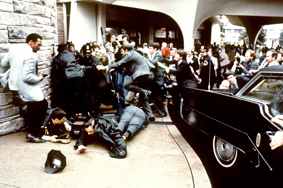 Photo prise le 30 mars 1981, lors de l’attentat contre le président Ronald Reagan. (Mike Evens / CONSOLIDATED NEWS PICTURES / AFP).