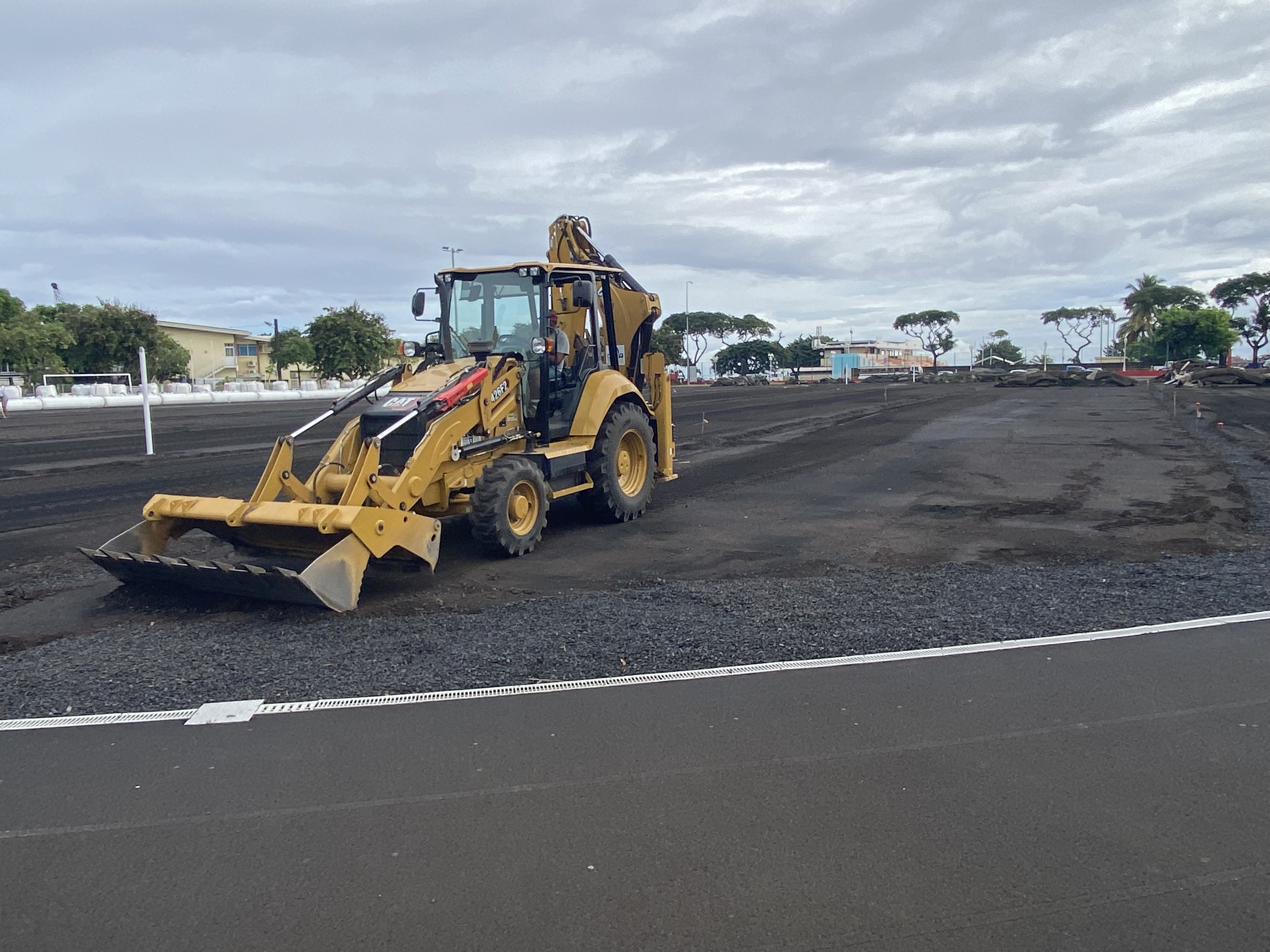 La dernière rénovation du stade Bambridge datait de 2007. À l'époque les travaux s'étaient élevés à 140 millions Fcfp.