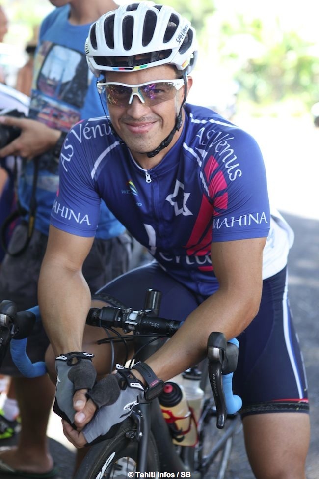 Super Mike gagne un triathlon et une course de vélo de 80 km en un week end !