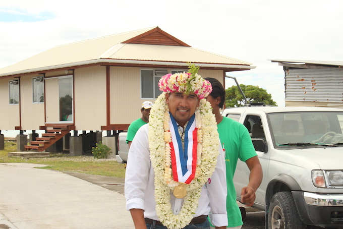 Félix Tokoragi, mair de la commune de Makemo