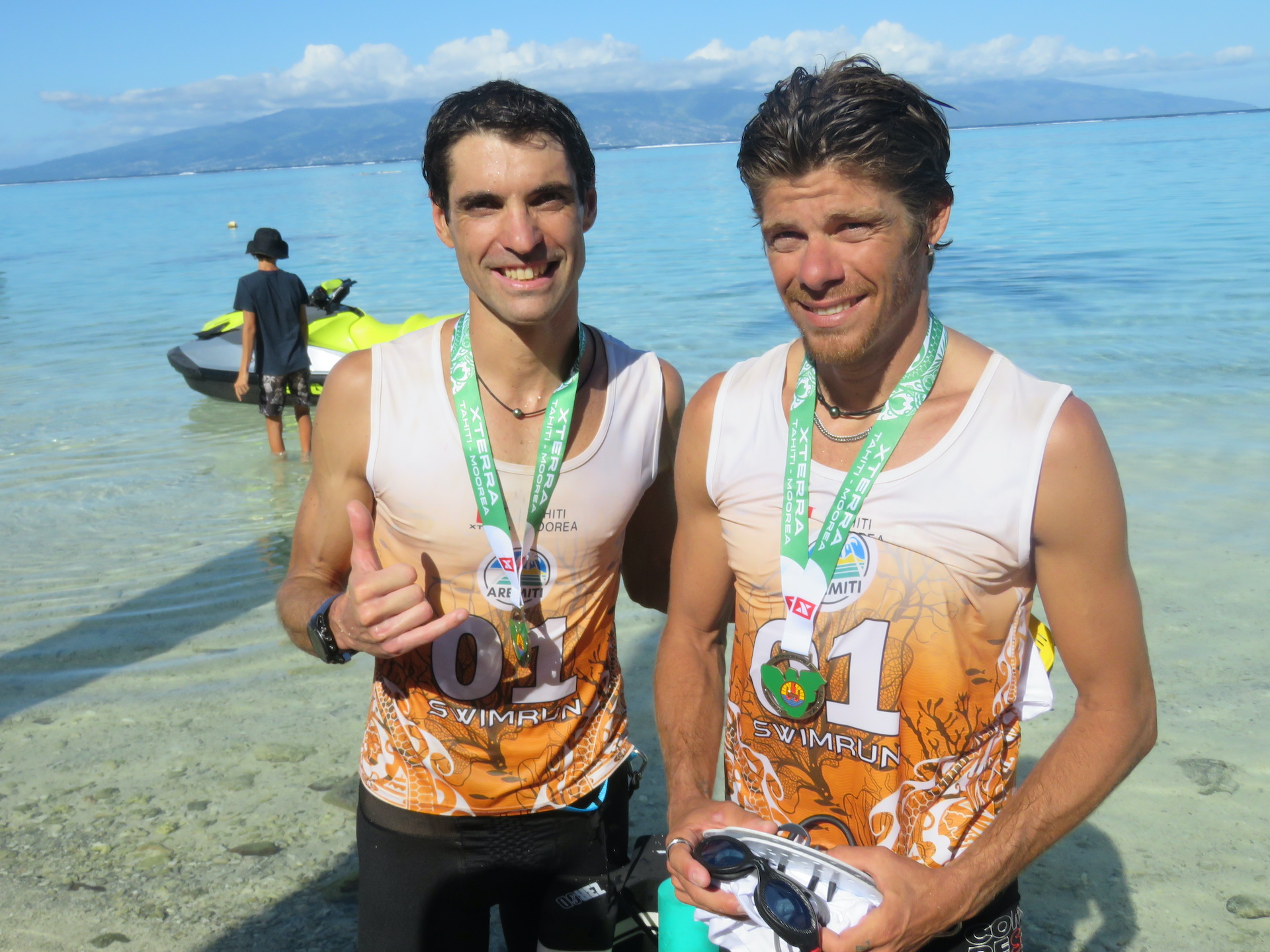 Le duo David Hauss-Pierrick Page récidive au Swim Run de Moorea