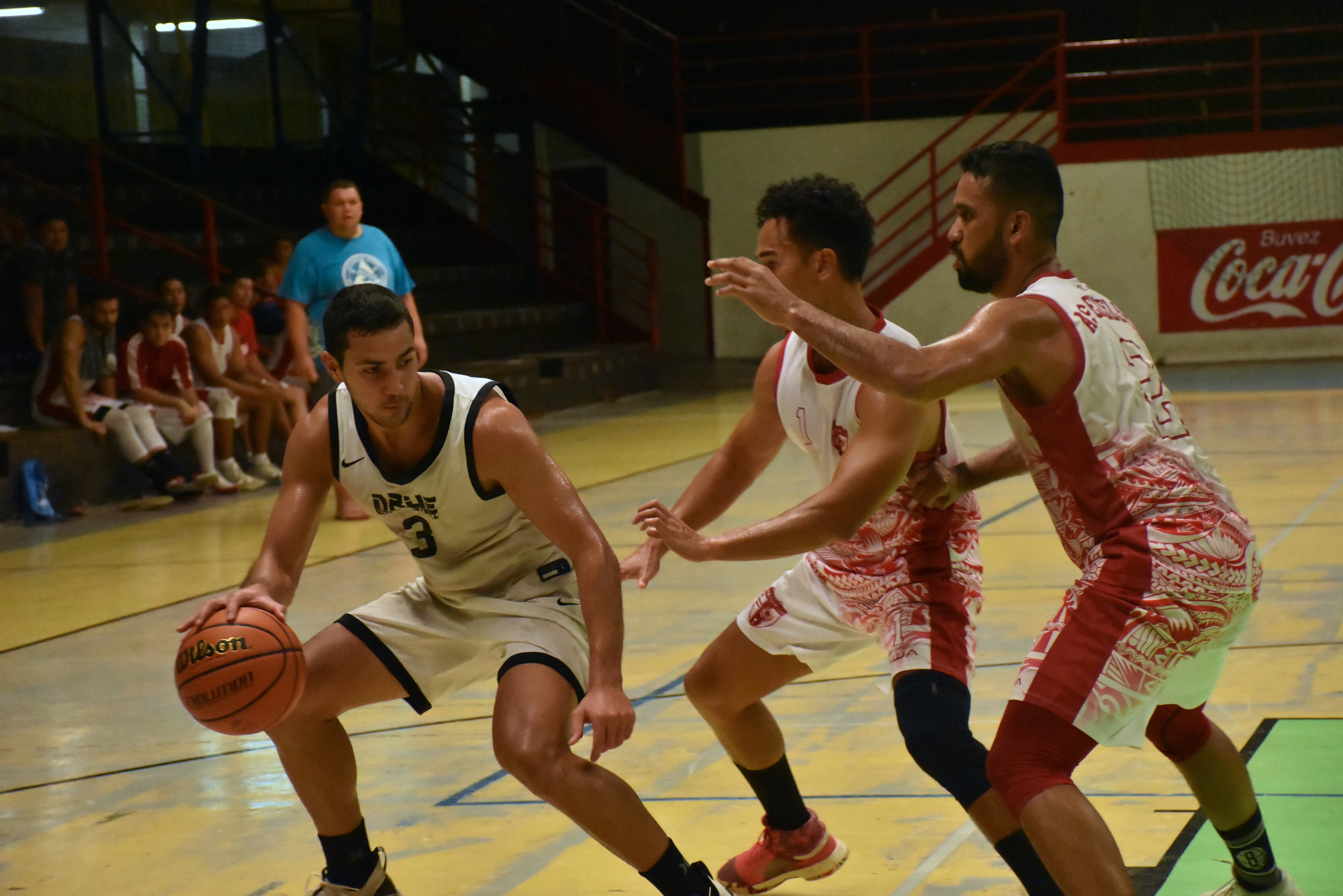 Les joueurs d'Excelsior ont resserré les rangs en défense lors de la seconde mi-temps.