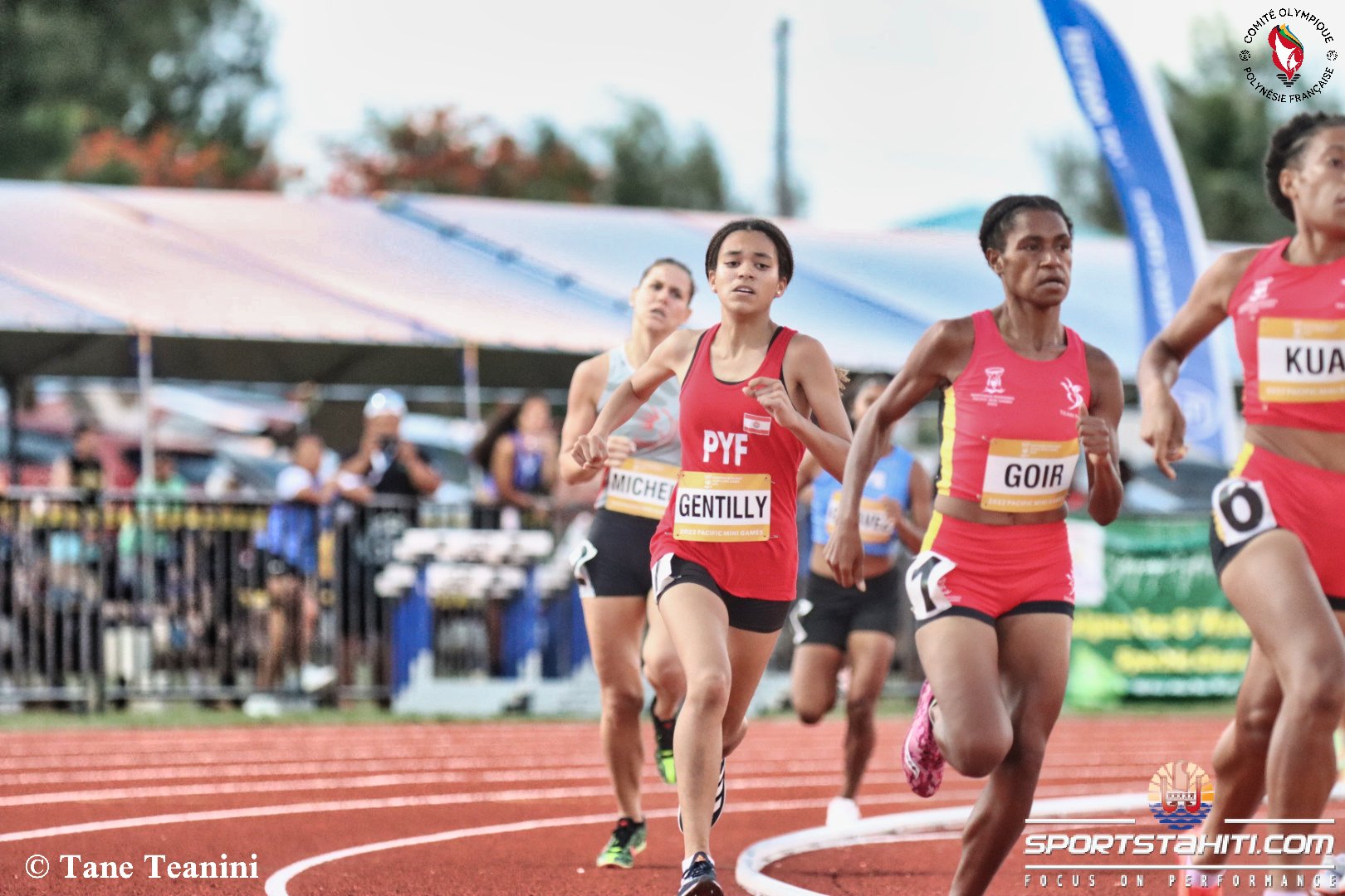 La bonne surprise en athlétisme, lundi, est venue d'Estelle Gentilly, 16 an, sur le 800 mètres où elle a décroché l'argent. (© sportstahiti.com – Tane)