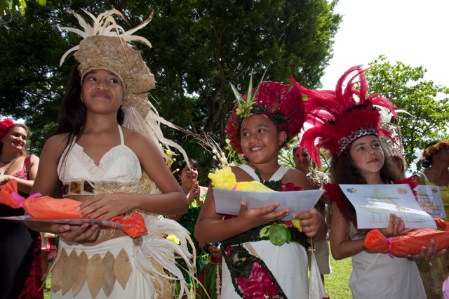 Les trois lauréates du Concours ’ōrero Tahiti (photo : Joan Sham Koua)