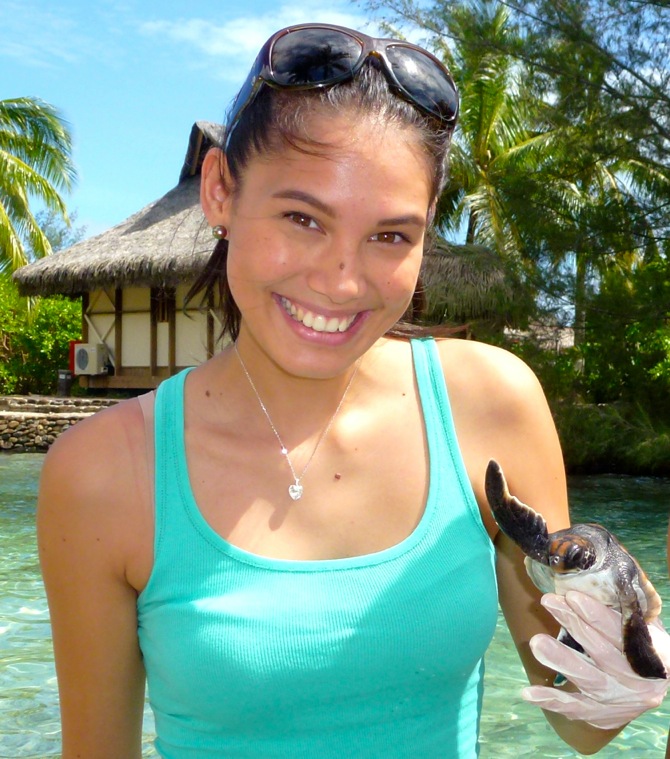 Mehiata Riaria et la SPEA soutiennent les actions de protection des tortues marines de l’Association te mana o te moana.