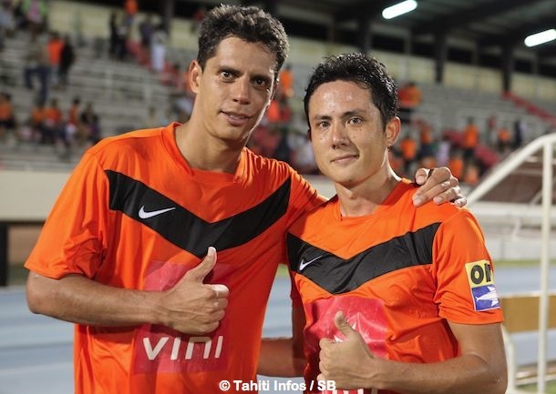 Beaucoup de complicité entre les deux Tiki Toa Naea Bennett à gauche et raimana Li Fung Kuee