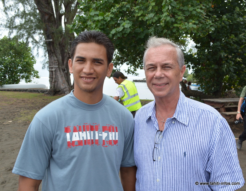 Noehau Darrouzes et le ministre Geffry Salmon