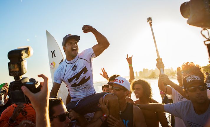 Le surfeur né à Rurutu se hisse au 4ème rang mondial (© ASP/ Smorigo)