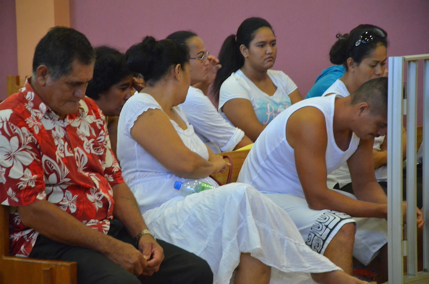 La famille de l'accusé, avec au premier plan Joseph, son père