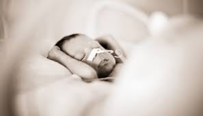 Plus de 80.000 bébés naissent avec un retard de croissance intra-utérin