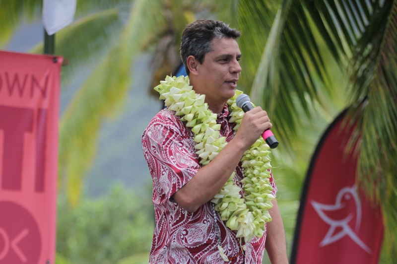 Le ministre des Sports Naea Bennett était présent hier à la cérémonie d’ouverture de la Tahiti Pro et il a confirmé que le surf des JO 2024 aurait lieu sur le spot de Teahupoo.