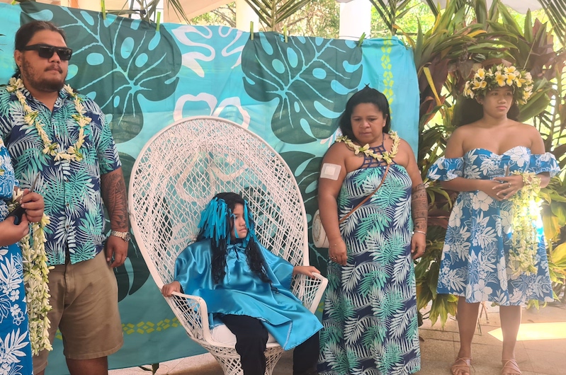 Dans la communauté Raroto'a de Tahiti, une coupe de cheveux pour devenir un homme
