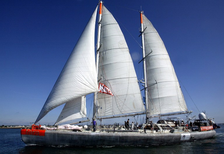 Le voilier Tara part traquer les micro-plastiques en Méditerranée