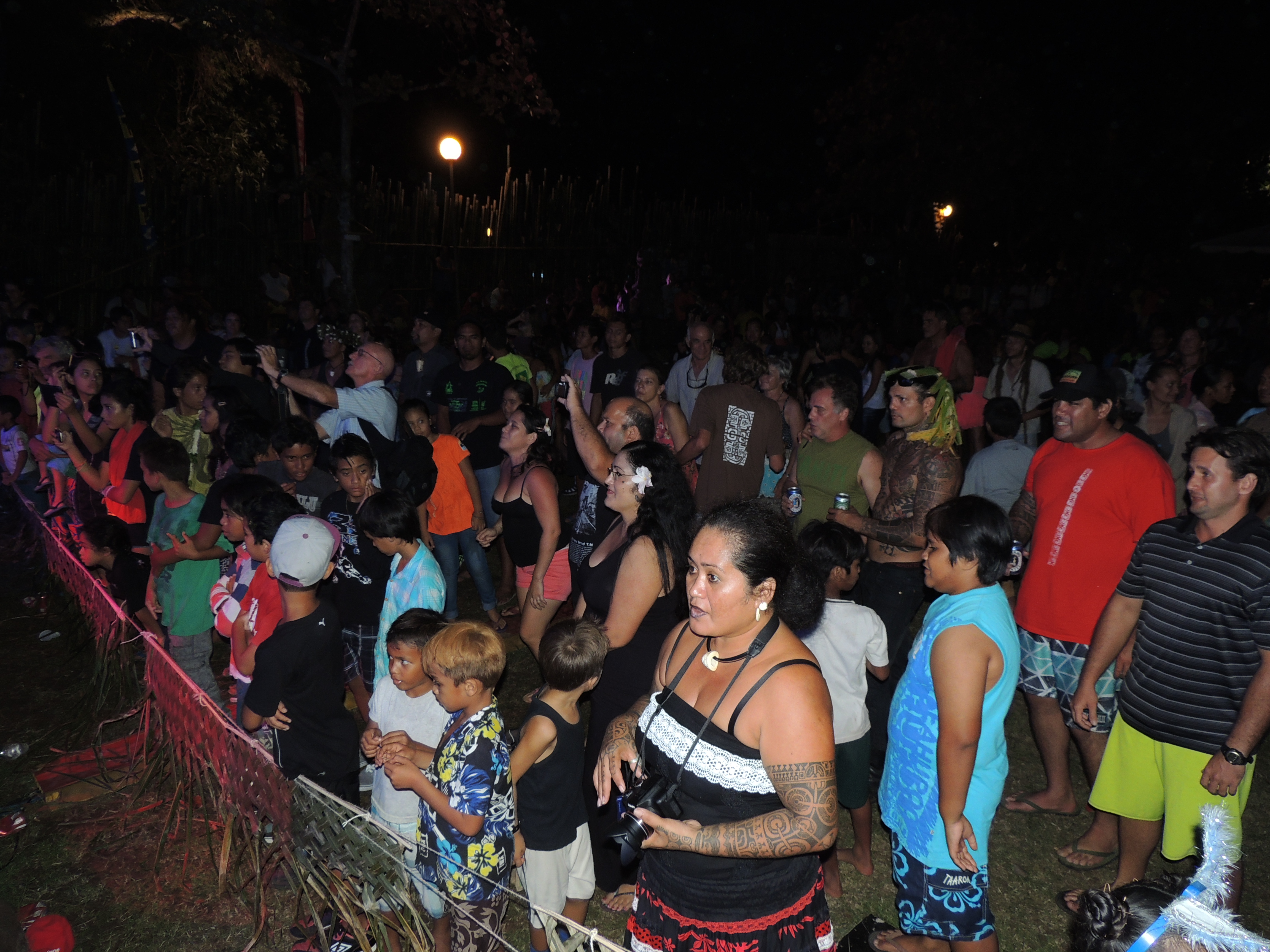 Toute la population de l'île de Nuku hiva s'était déplacée pour honorer ce tout premier festival de la chanson moderne marquisienne.