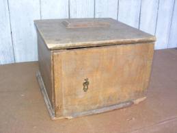 Suisse: un couple de riches septuagénaires pillait des troncs d'église par "excitation"