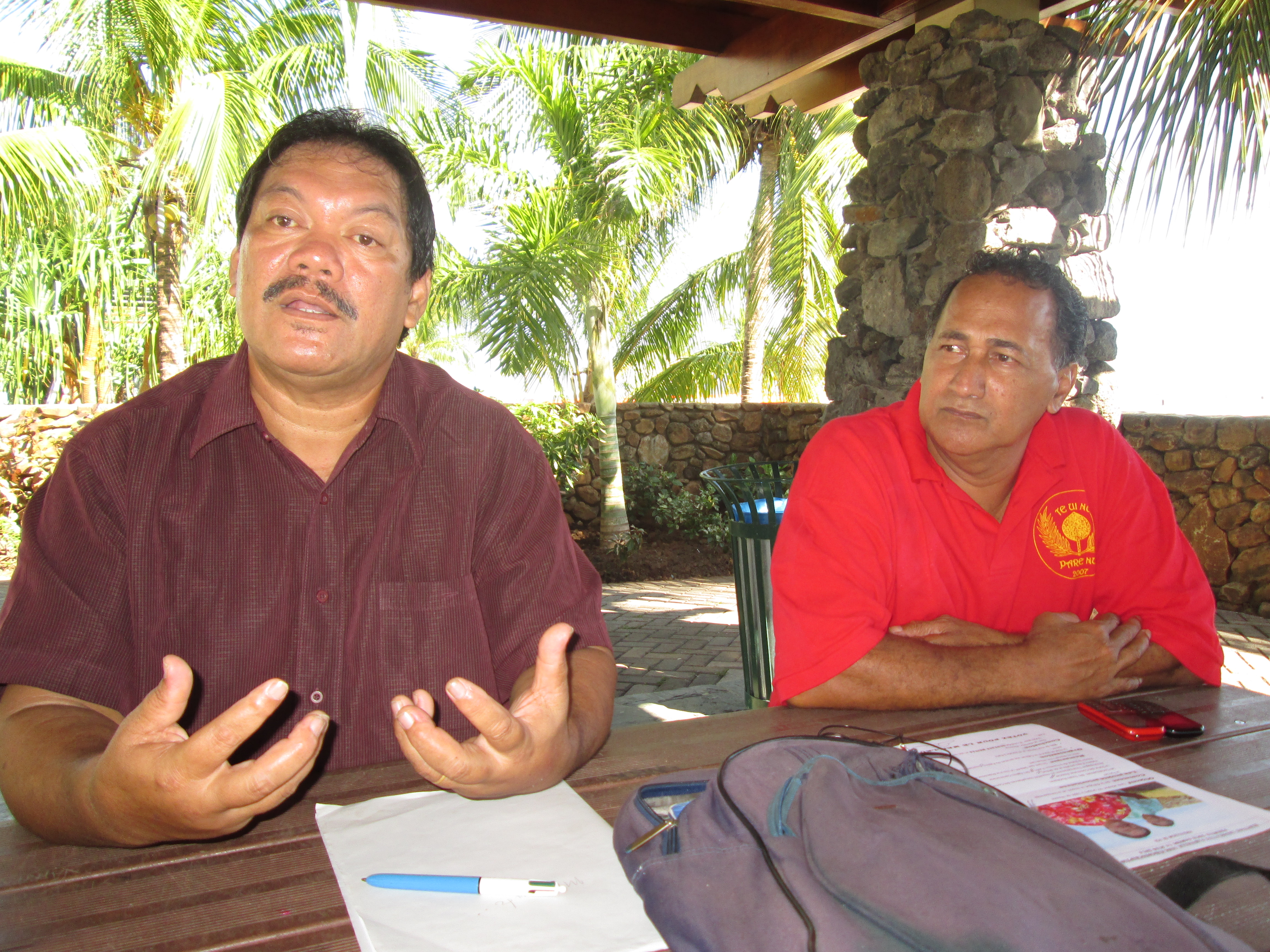Gustave Heitaa et son suppléant Edwin Tautu .