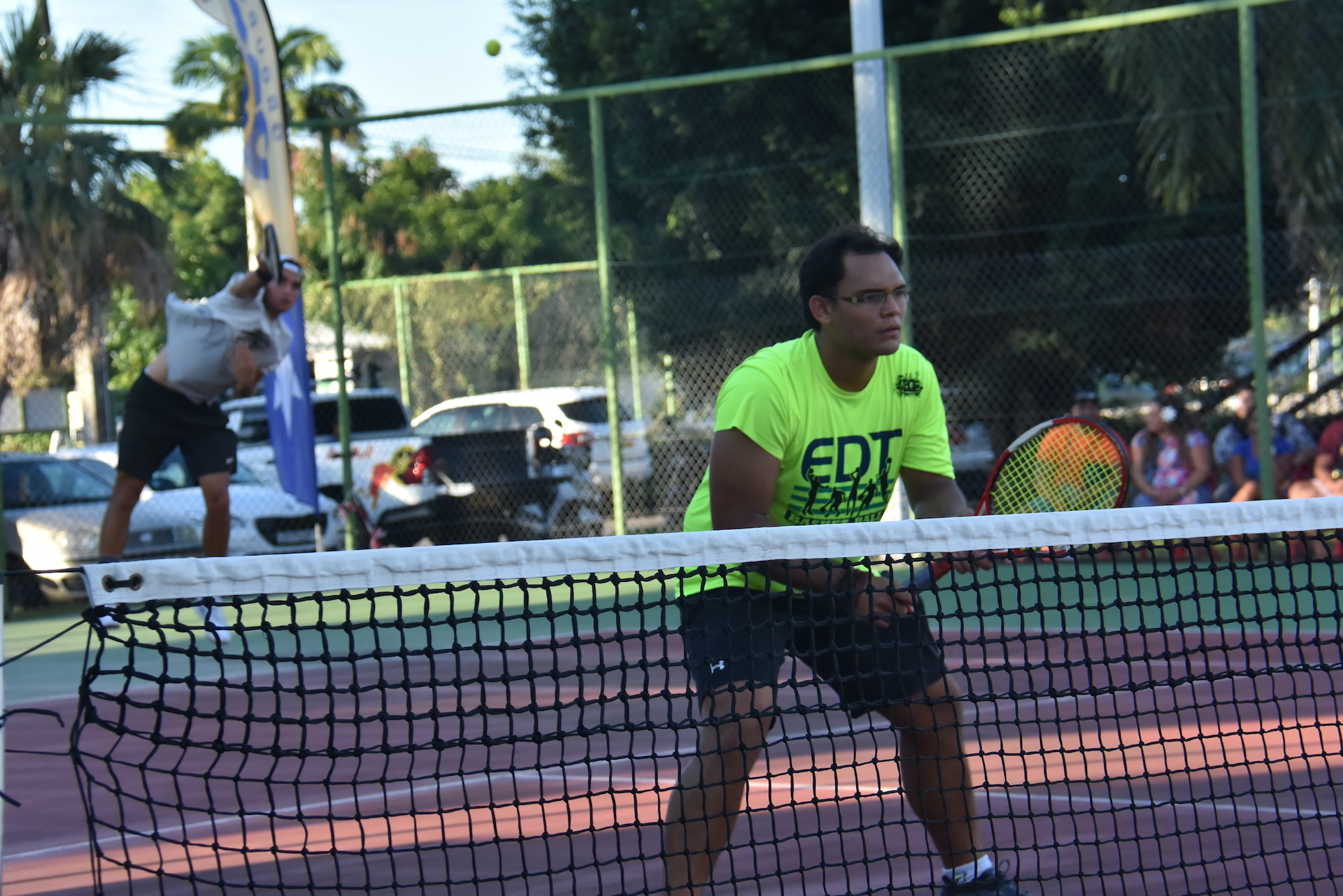 Greg Teriitanoa (au premier plan) et Gillian Osmont espéraient décrocher un deuxième titre de champion de Polynésie en double après celui conquis en 2020.