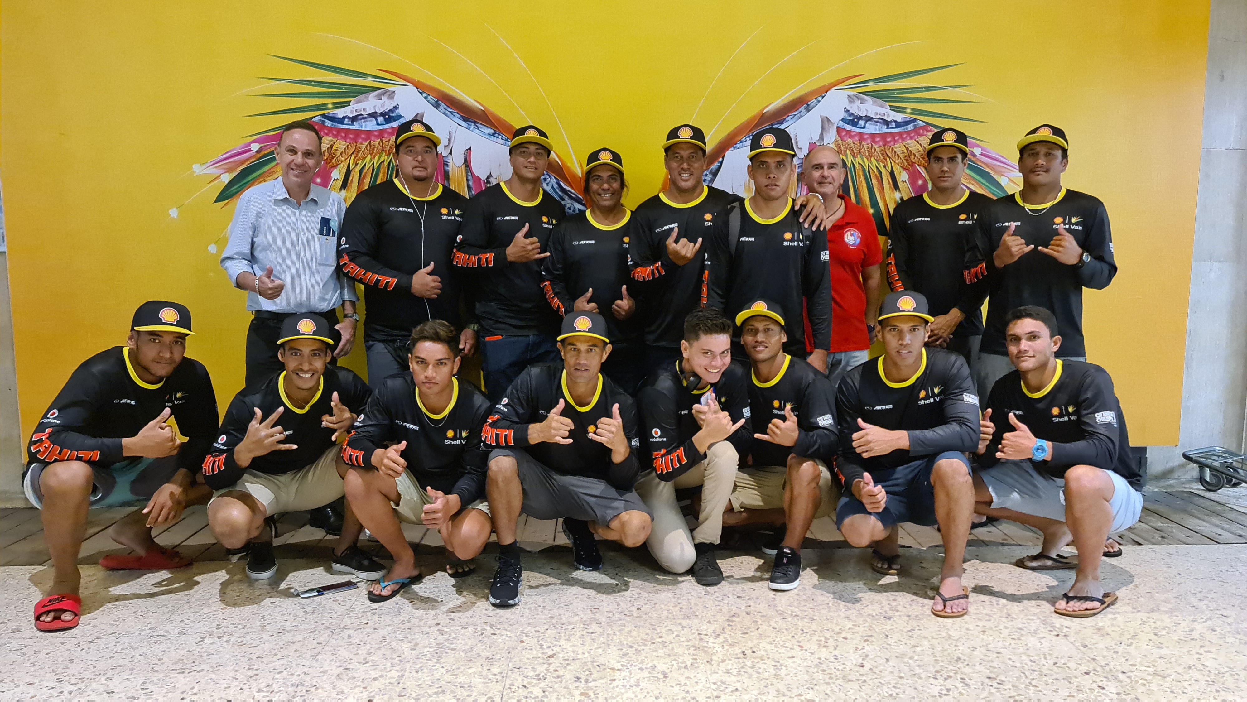 L'équipe de Shell Va'a au départ de Tahiti lundi soir.