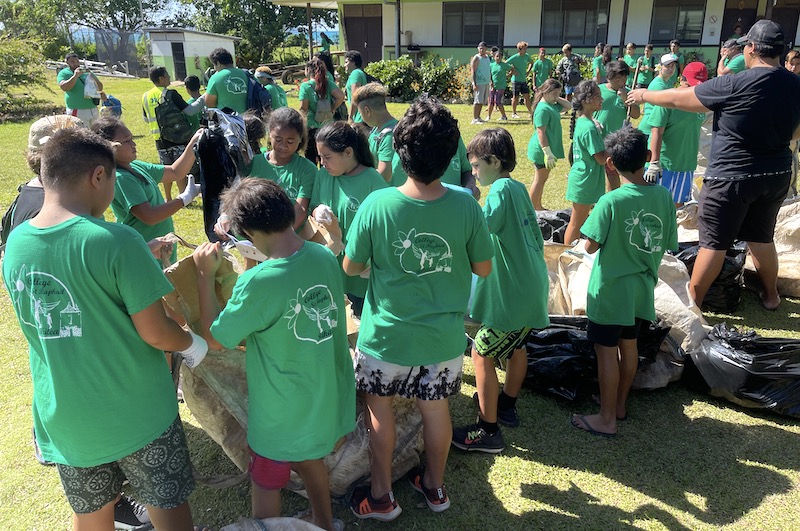 Les élèves du collège St Raphael de Mangareva ont participé vendredi à l'Eco day, dédié au respect de l'environnement.
